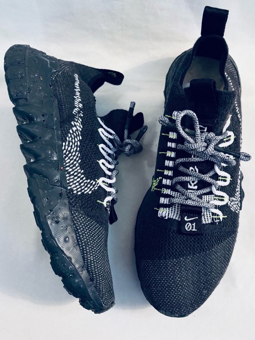 NIKE SPACE HIPPIE 01 Sneakers